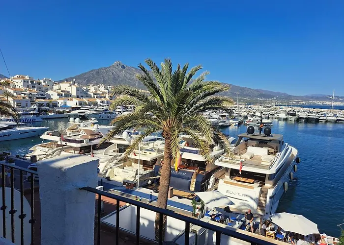 Suite Privado 1A Linea Puerto Banus. Atico Enorme, Vistas Increibles
